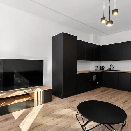 Pleszowska Urban Elegance By Bookinghost