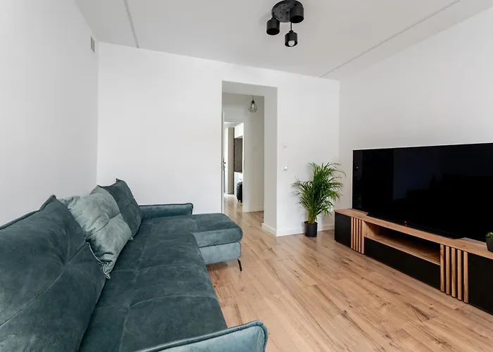 Pleszowska Urban Elegance By Bookinghost *