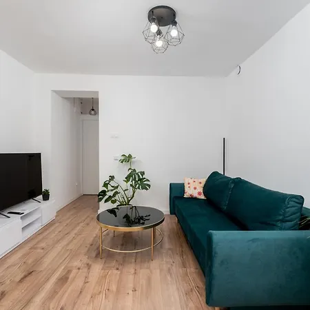 Apartment Pleszowska Urban Elegance By Bookinghost