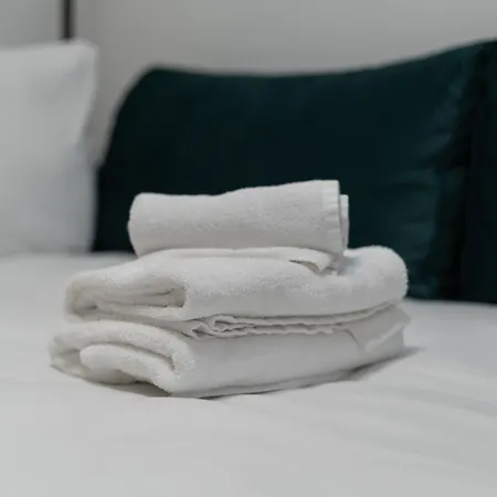 Pleszowska Urban Elegance By Bookinghost