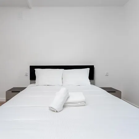 Pleszowska Urban Elegance By Bookinghost *