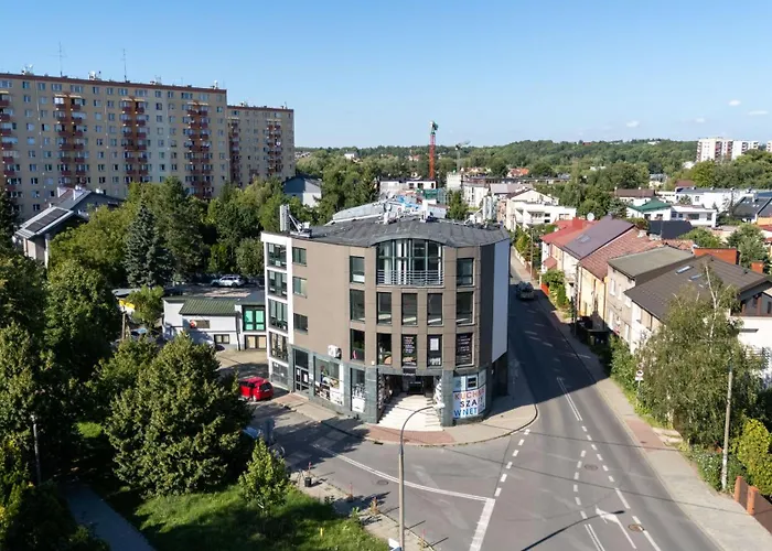 Pleszowska Urban Elegance By Bookinghost *